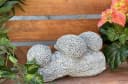 Stone and Style Gartenfigur Frostfeste Steinfigur 3 Igel auf Baumstamm Grau Bild 3