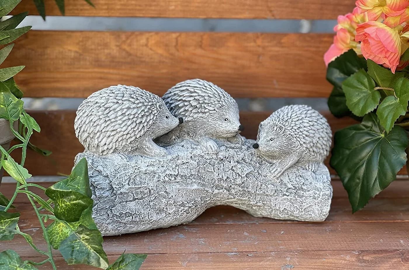 Stone and Style Gartenfigur Frostfeste Steinfigur 3 Igel auf Baumstamm Grau - Bild 5