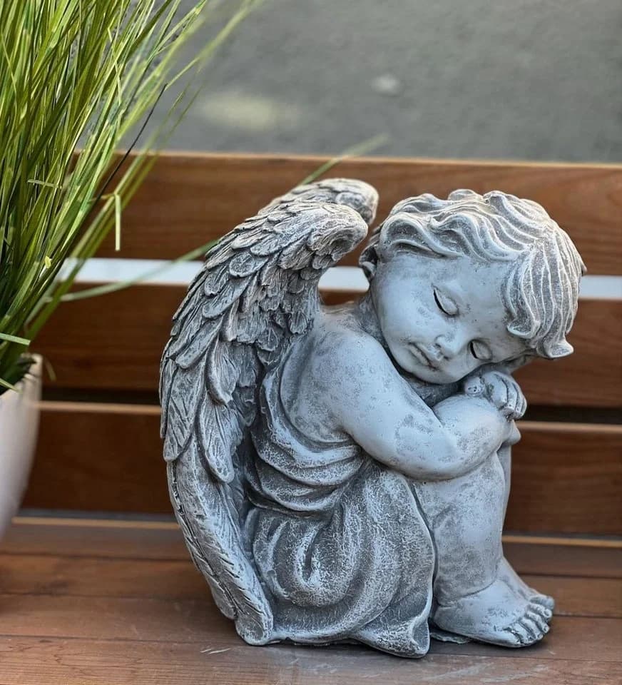Stone and Style Engelfigur Frostfeste Steinfigur sitzender Engel grau