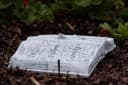 Stone and Style Gartenfigur Frostfester Grabschmuck Buch Grau Bild 4