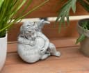 Stone and Style Engelfigur Frostfeste Steinfigur Engel am Herz Grau Bild 4