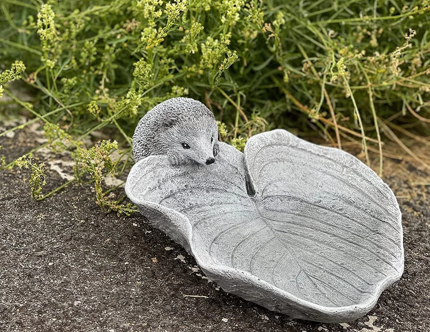 Stone and Style Vogeltränke Igelchen auf Blatt Grau Frostfest