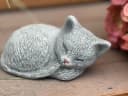 Stone and Style Frostfeste Steinfigur kleine schlafende Katze grau Bild 3
