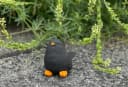 Stone and Style Gartenfigur Amsel Vogel Grau Schwarz Frostfest Bild 5