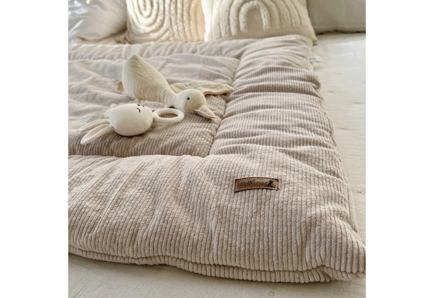 LittleANTunique Krabbeldecke Beige Handgefertigt Vlieseinlage