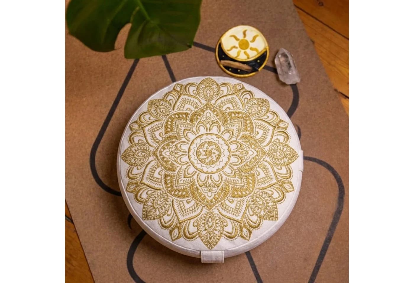 Karmandala Yogakissen rund mit Mandala Stickerei Gold & Buchweizenfüllung - Bild 2