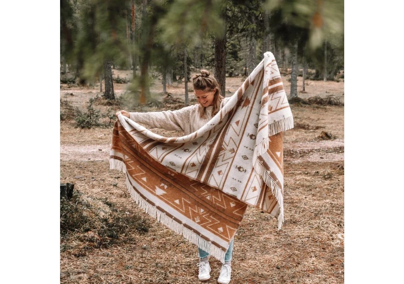 Steppenwolle SONORA Wolldecke: Ethno Design mit Zickzack-Mustern