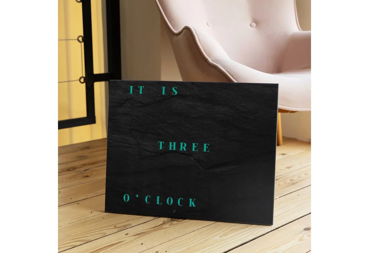 build-yours.de Wortuhr Jupiter LED Wanduhr Schwarz - Bild 5