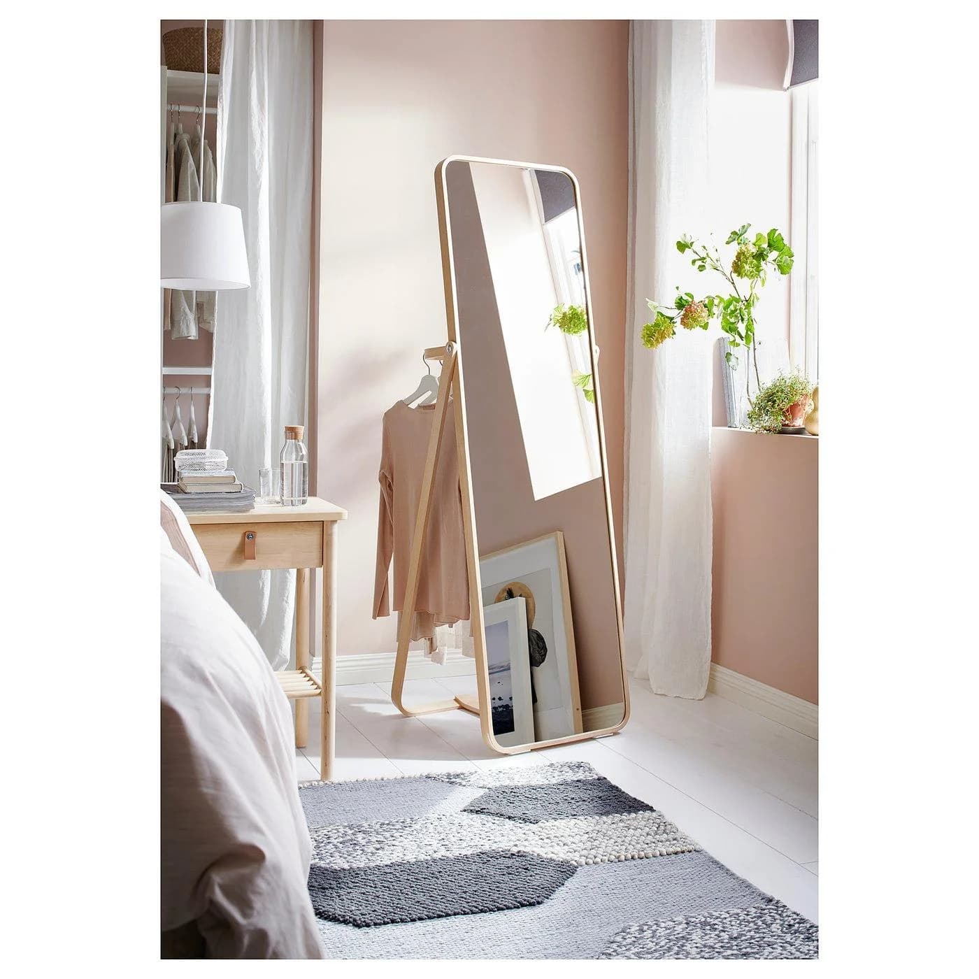 IKEA IKORNNES Standspiegel Esche mit Kleiderplaner-Rückseite