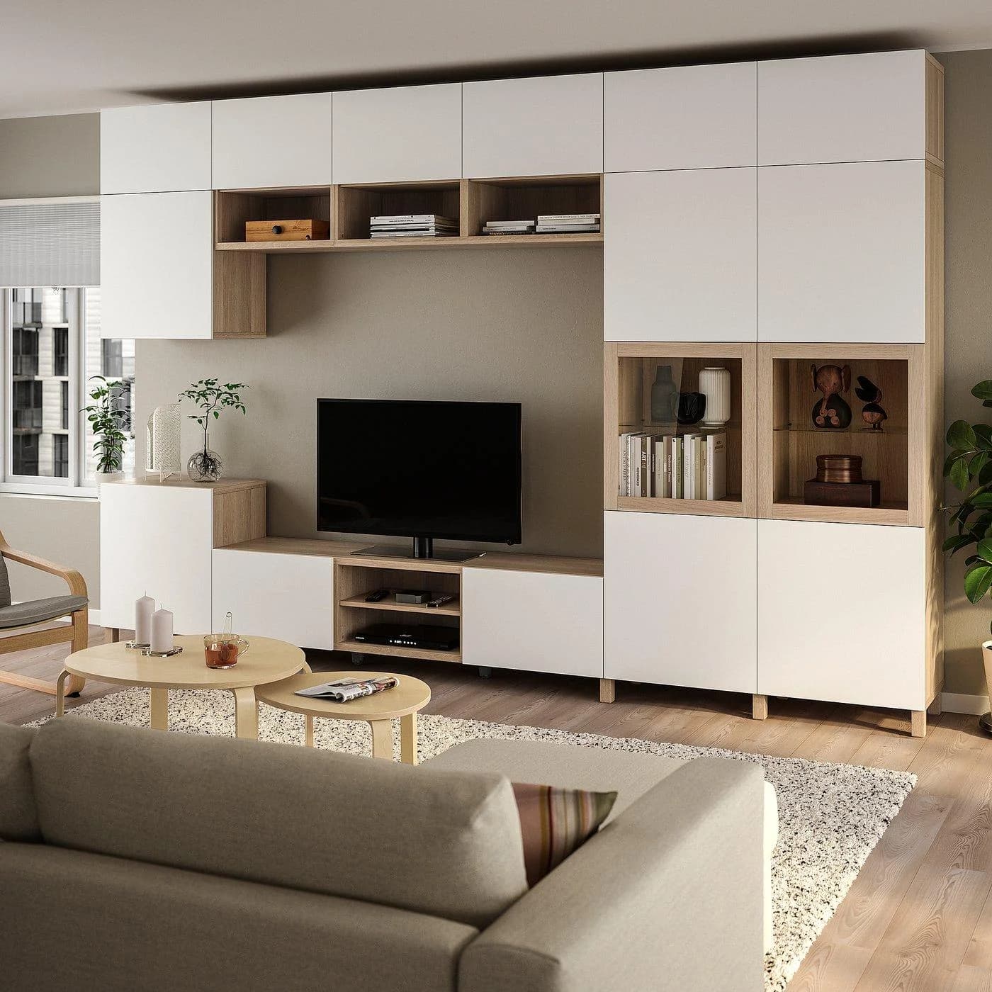 IKEA BESTÅ TV-Kombination mit Vitrinentüren Weiß