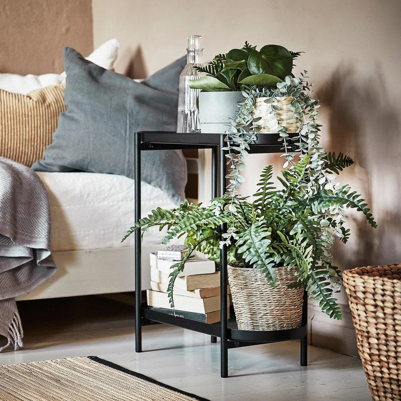 IKEA OLIVBLAD Blumenständer Schwarz Modern
