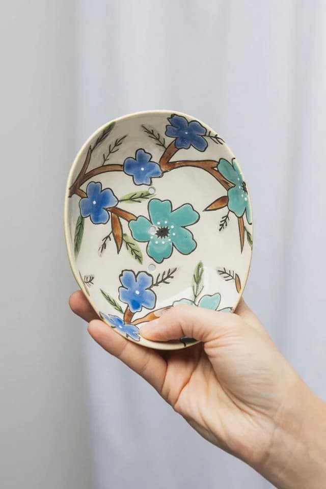 Tranquillo Seifenschale oval blau handbemalt mit Blumenmuster - Bild 3