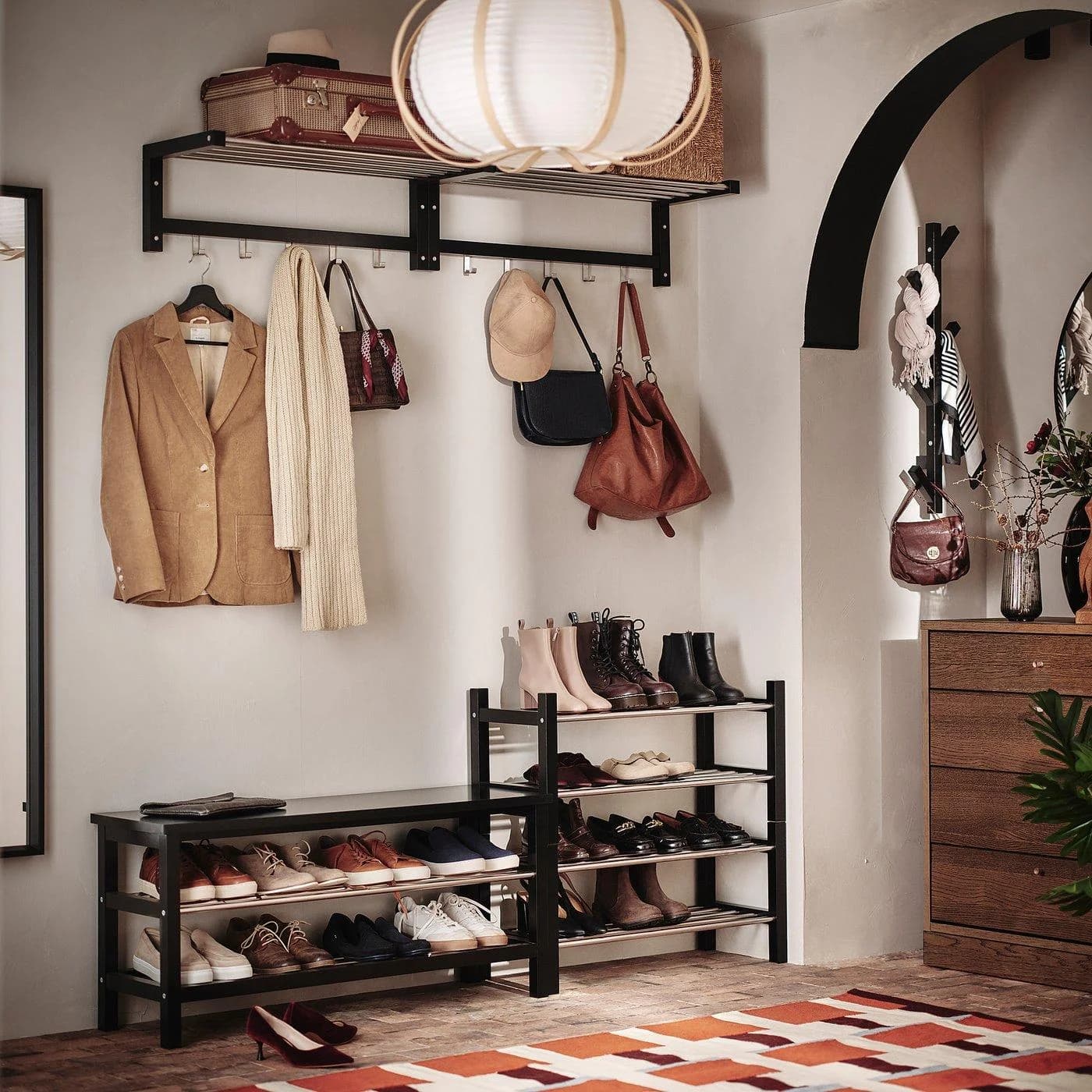 IKEA TJUSIG Hutablage Schwarz Wandmontage
