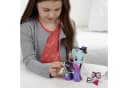 Hasbro My Little Pony Spielfigur Photo Finish mit ansteckbaren Outfits Bild 4