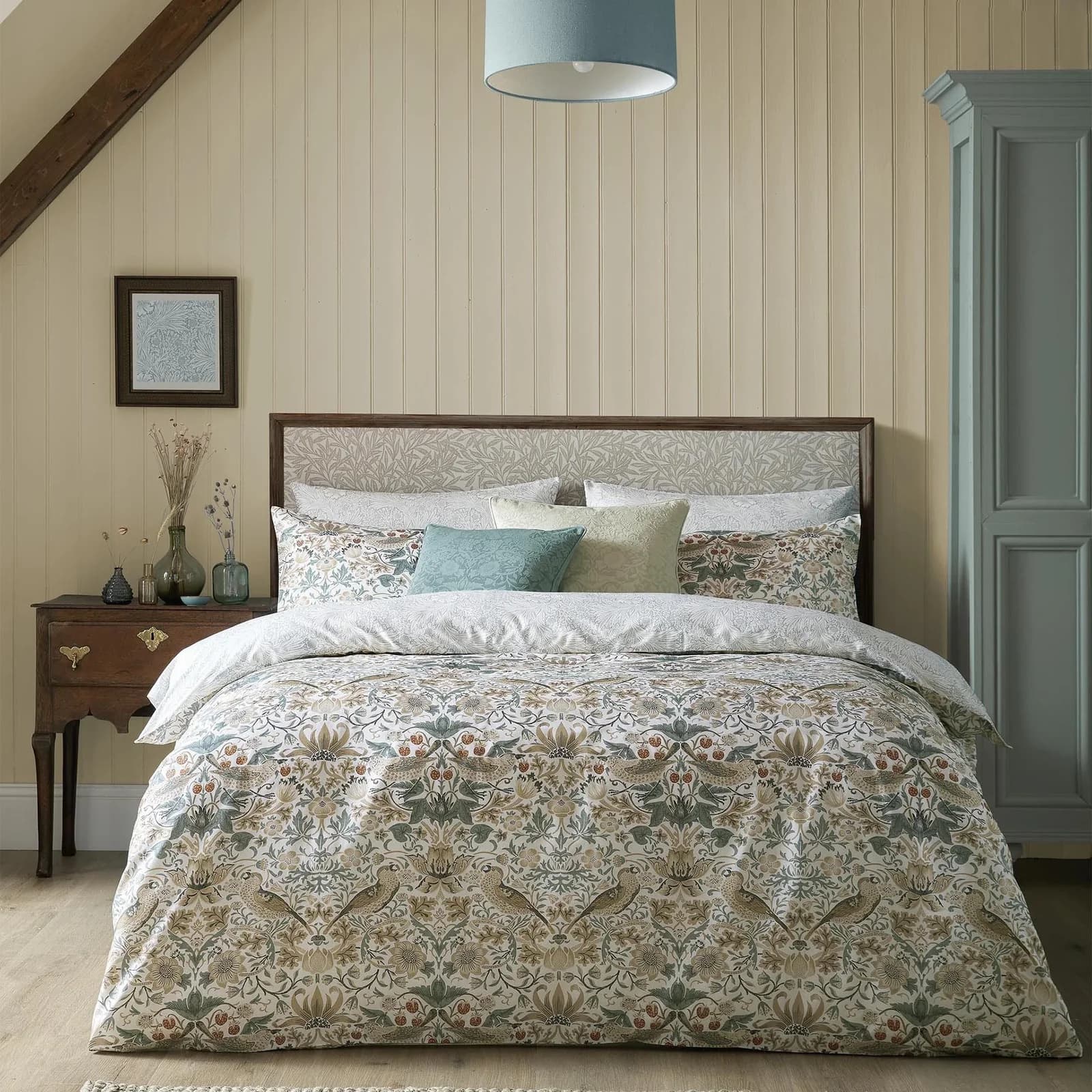 William Morris at Home Wendebettwäsche Strawberry Thief 3-tlg. Satin