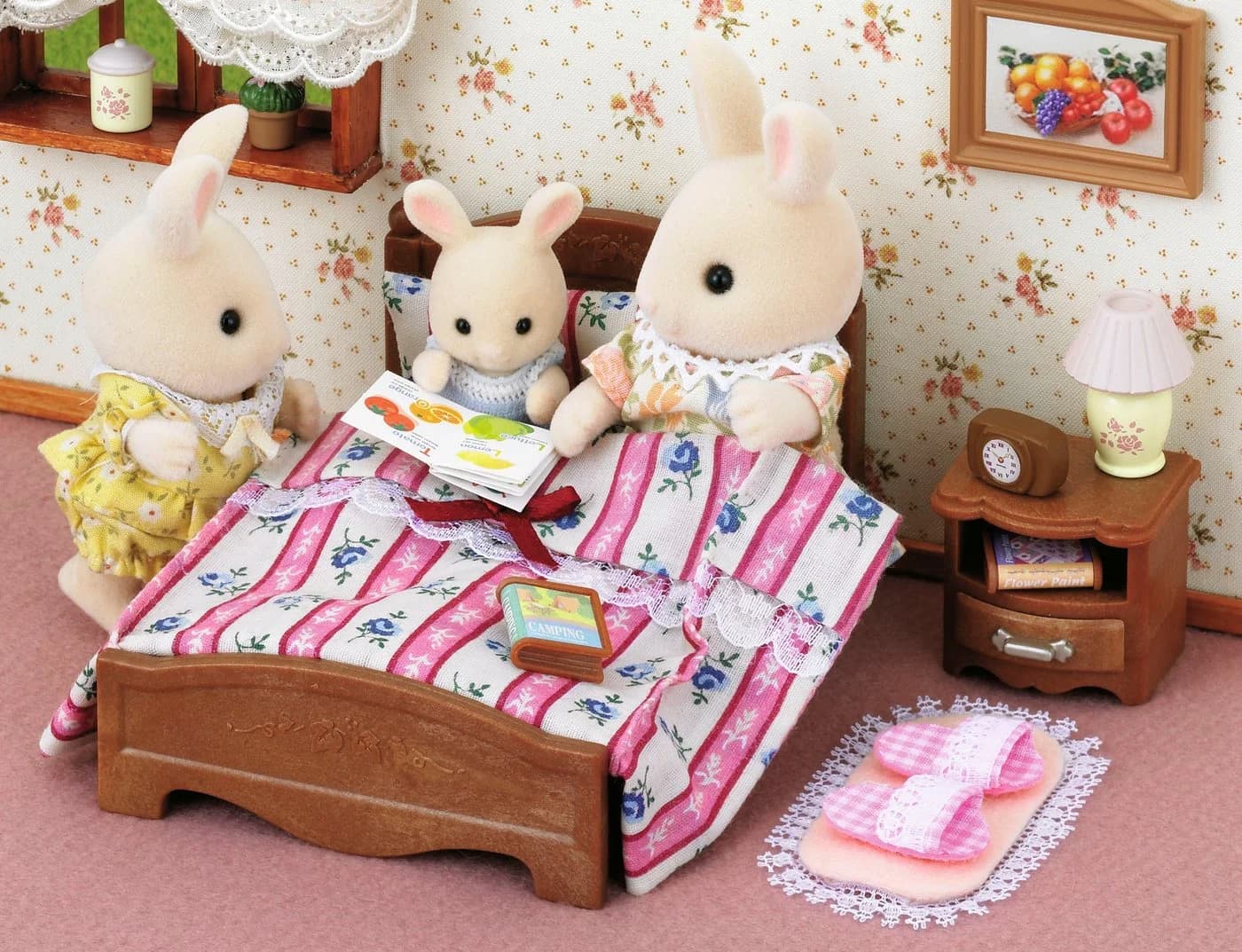 Sylvanian Families Spielwelt Doppelbett (5019) mit Nachttisch - Bild 3