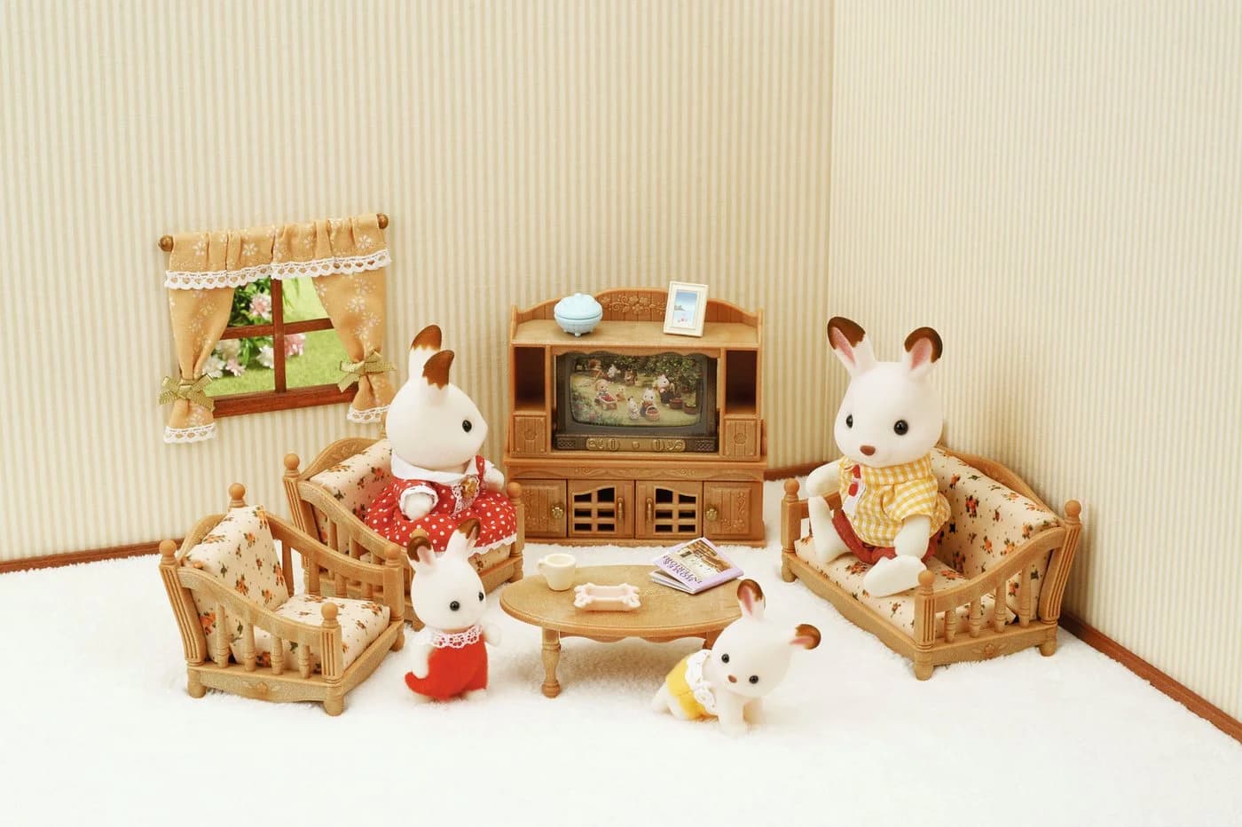 Sylvanian Families Spielwelt Landhaus Wohnzimmer (5339) - 20-tlg. Möbelset - Bild 3