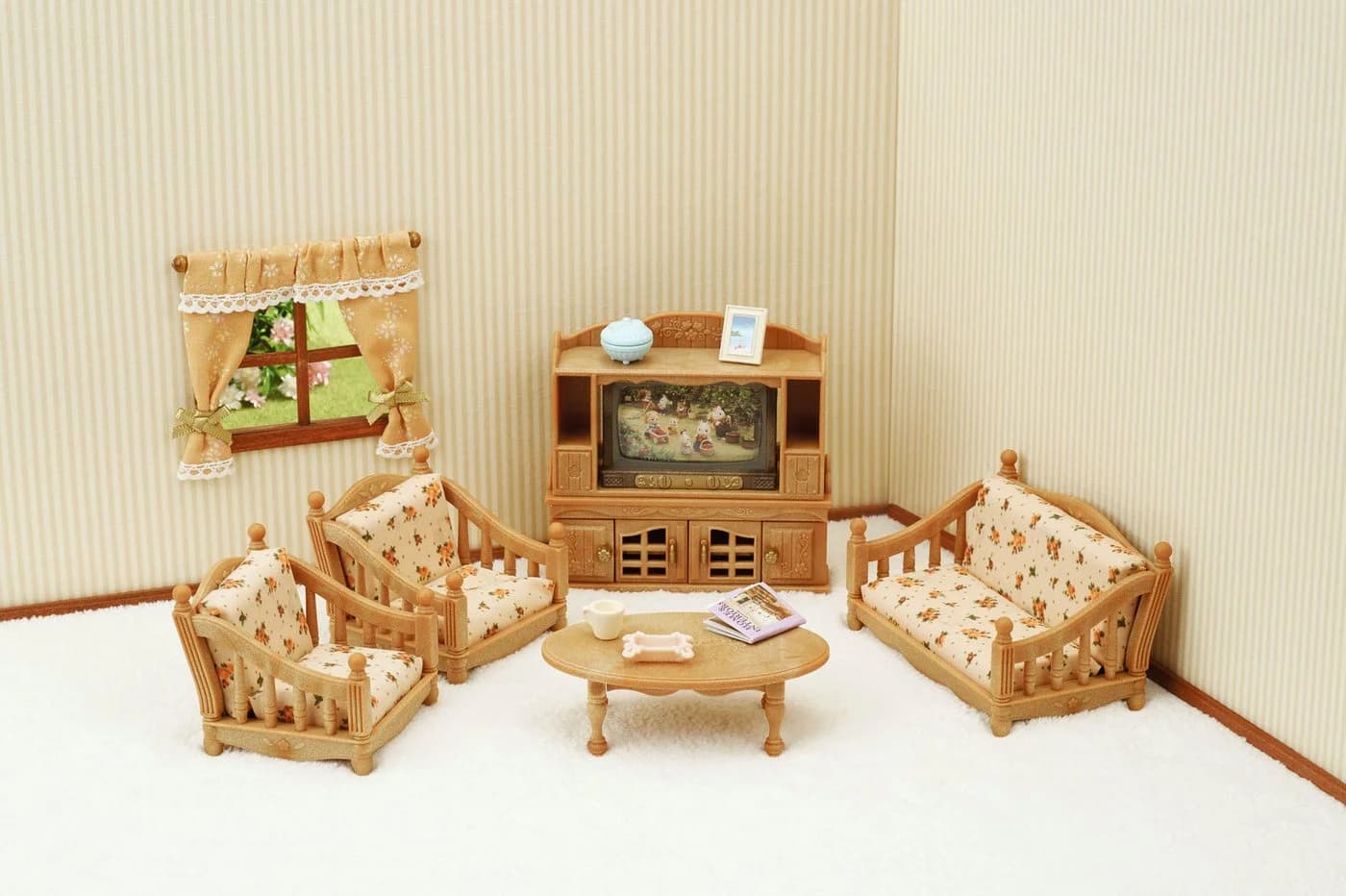 Sylvanian Families Spielwelt Landhaus Wohnzimmer (5339) - 20-tlg. Möbelset - Bild 4