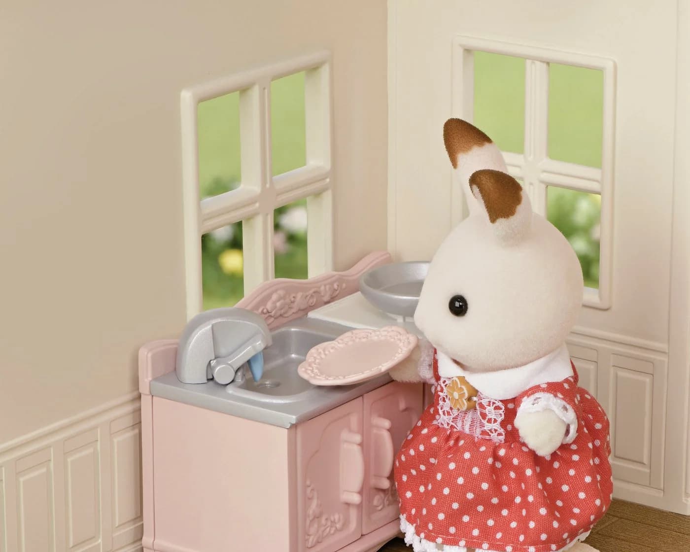 Sylvanian Families Starter Haus Spielset mit Figur und Möbeln - Bild 4