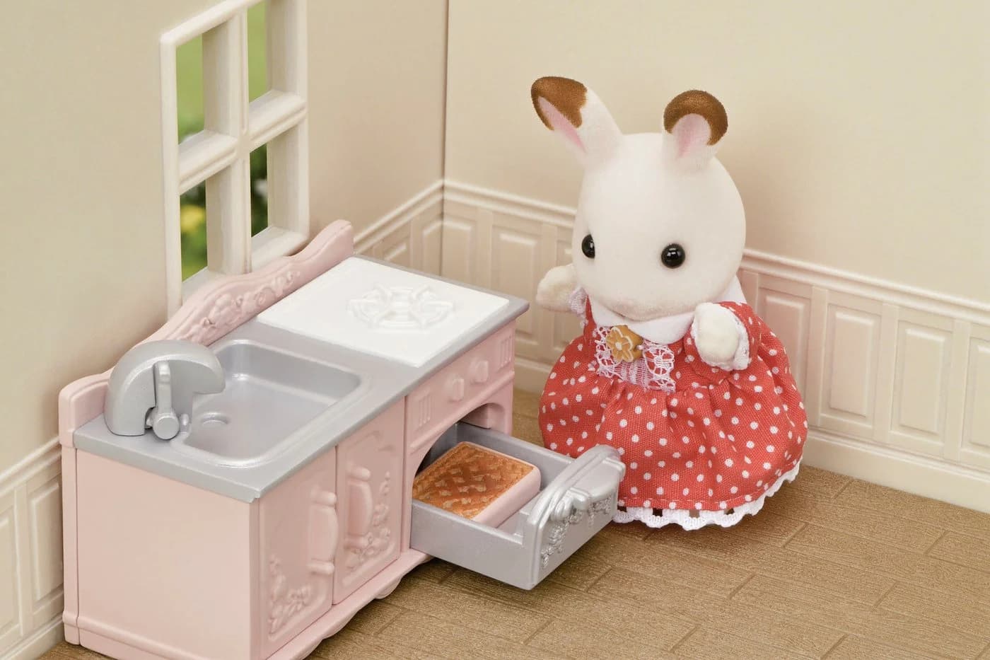 Sylvanian Families Starter Haus Spielset mit Figur und Möbeln - Bild 5