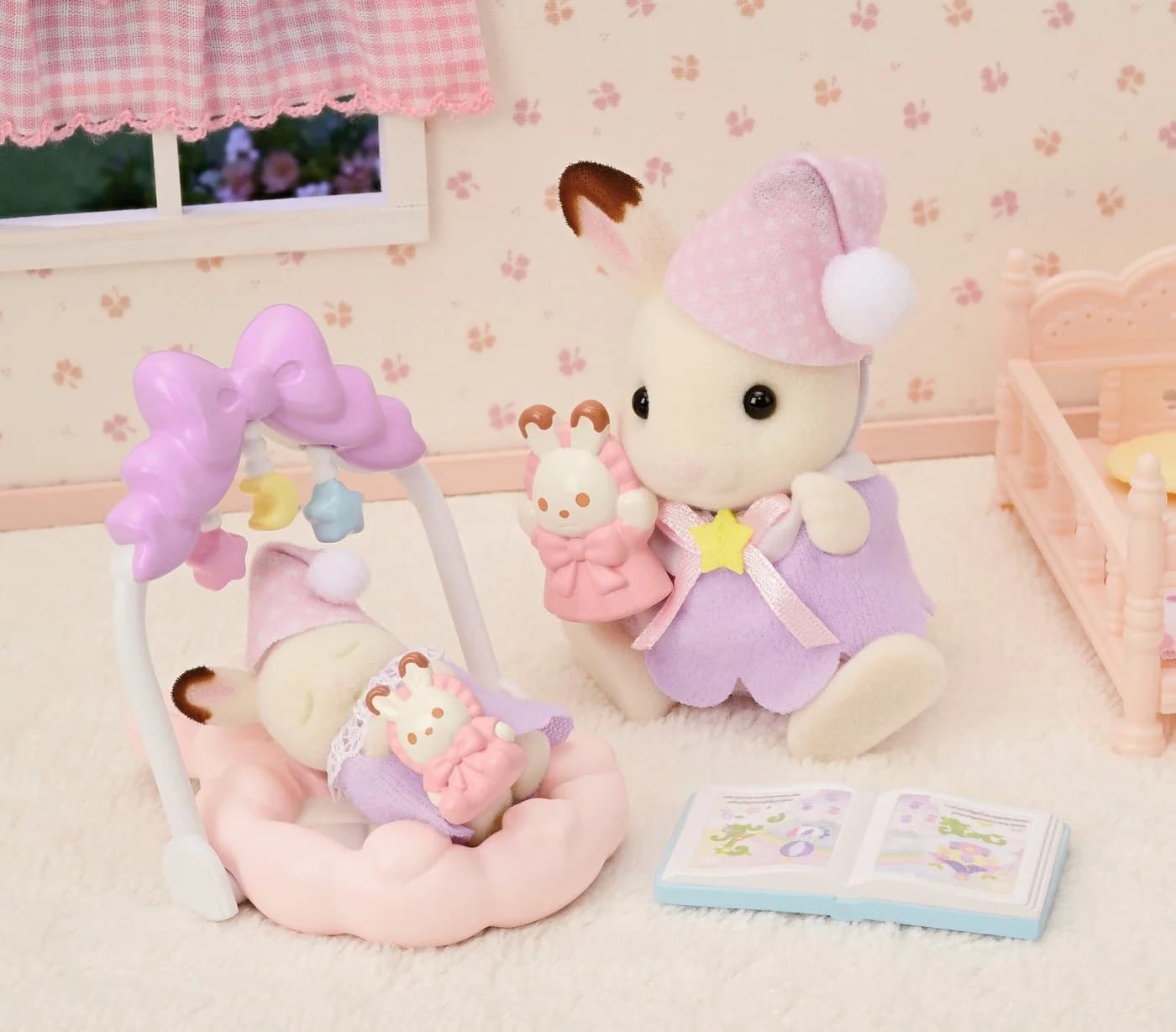 Sylvanian Families Schokoladenhasen Träumsüß Set mit Wiege & Handpuppe