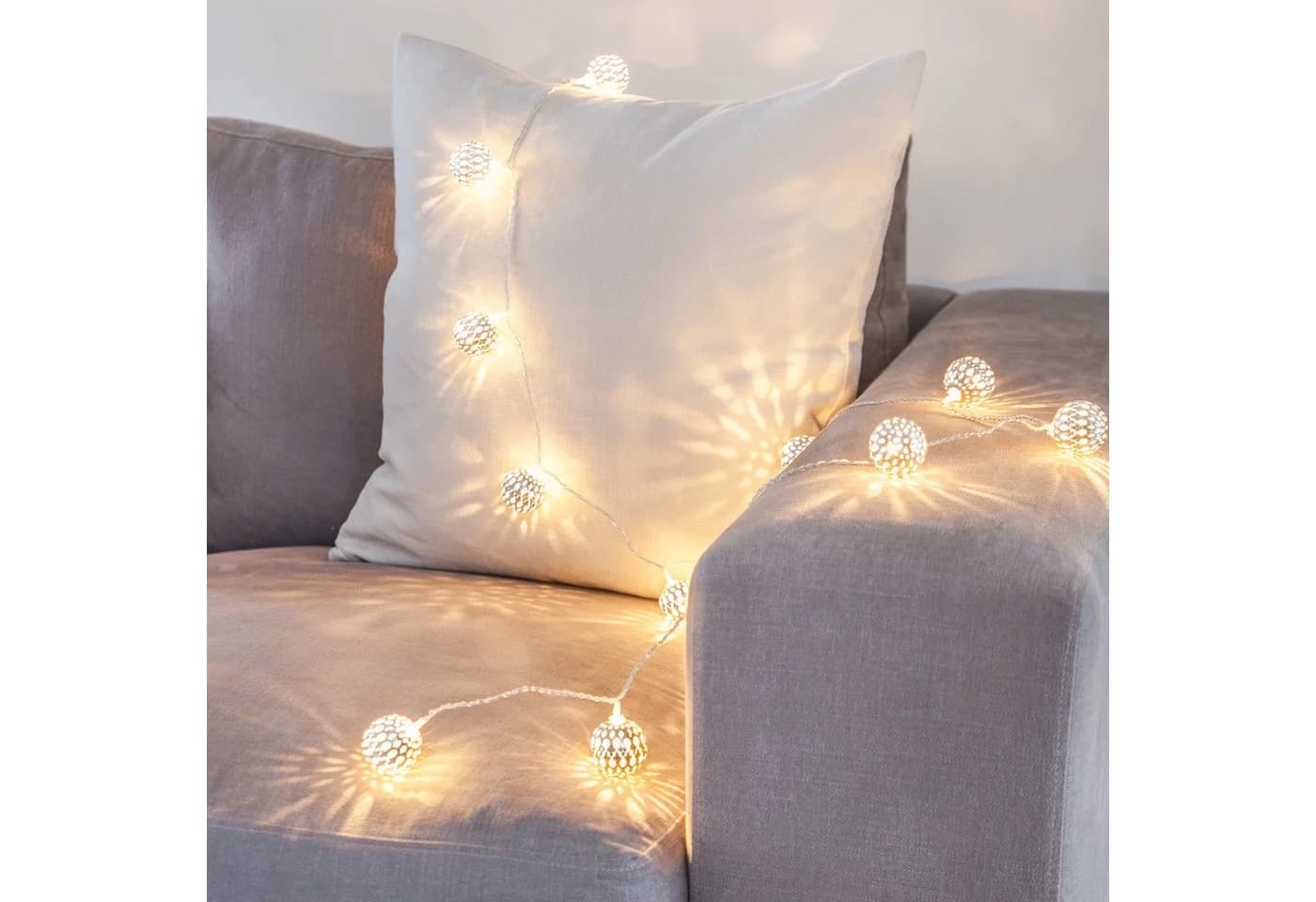 Lights4fun LED-Lichterkette Marokkanische Kugeln Silber 16er - Bild 2