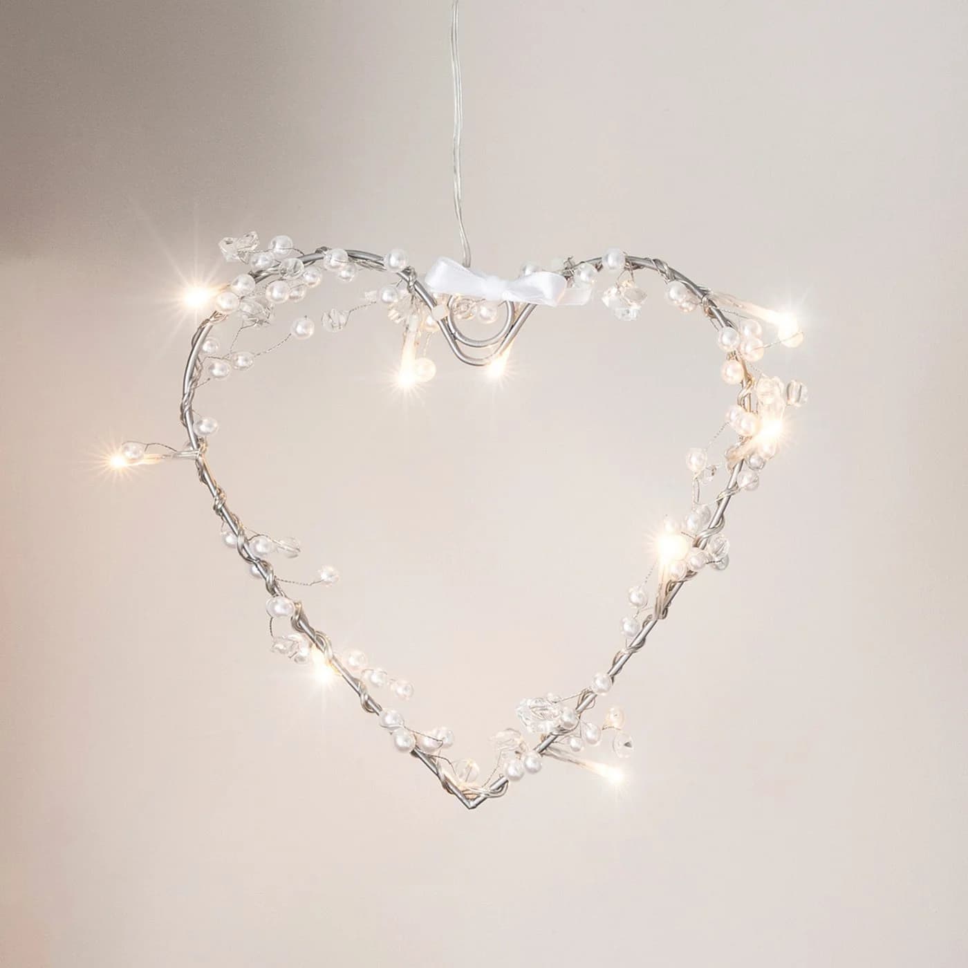 Lights4fun LED Lichterkranz Herz warmweiß mit Perlen und Kristallen - Bild 2