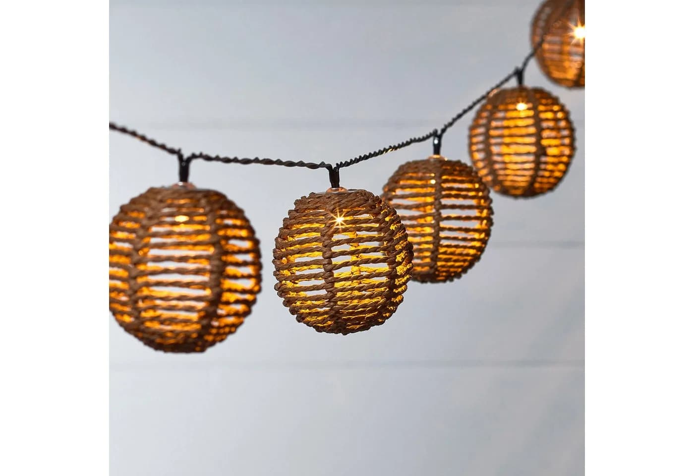 Lights4fun LED-Lichterkette 10er Solar Rattan Warmweiß - Bild 2