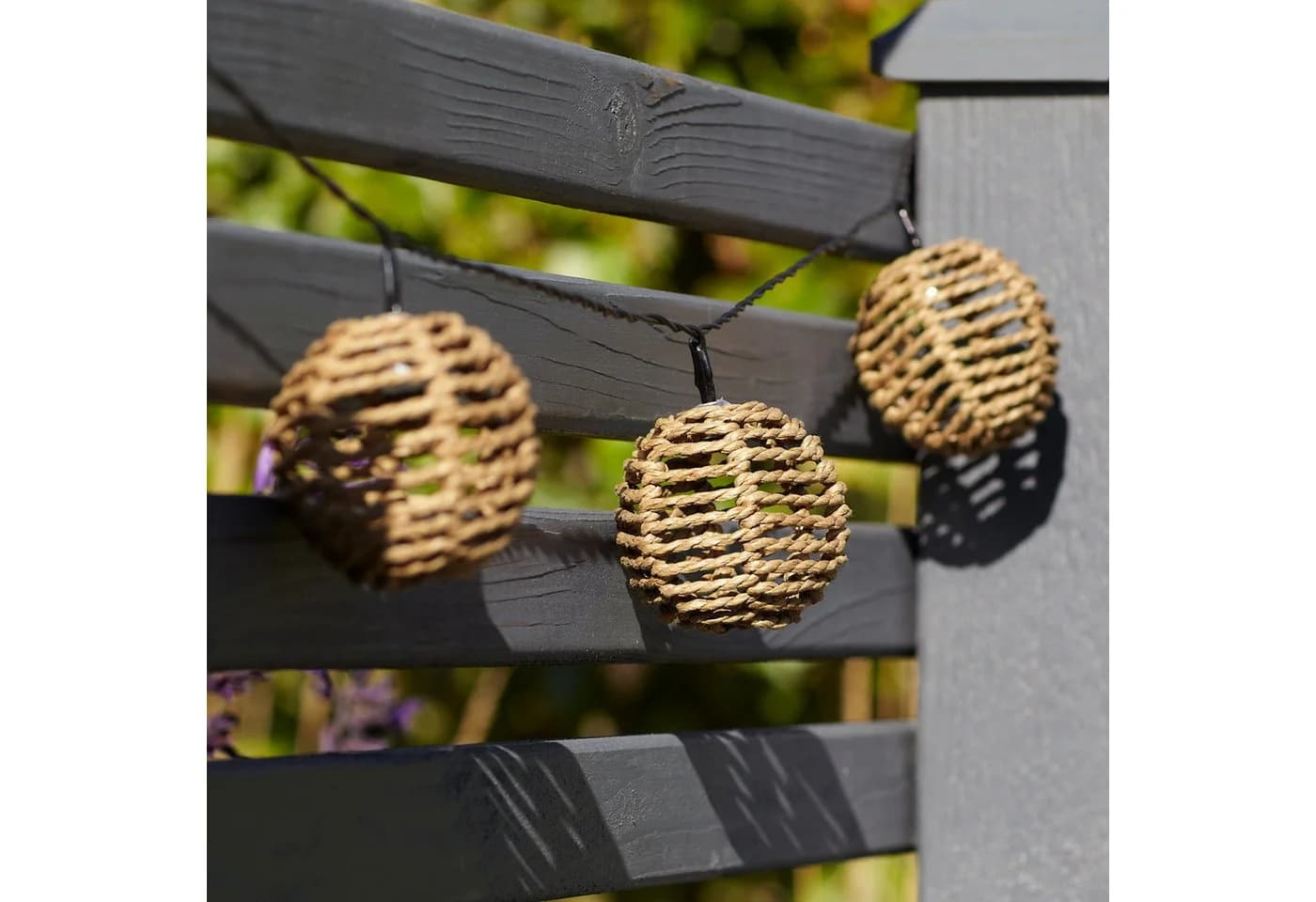 Lights4fun LED-Lichterkette 10er Solar Rattan Warmweiß - Bild 3