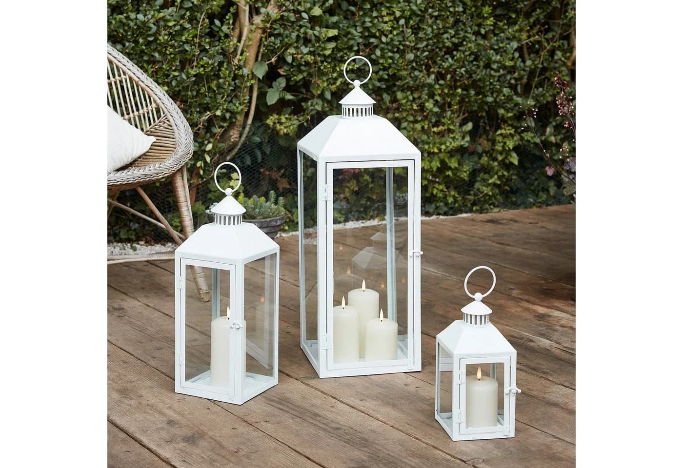 Lights4fun LED Laterne Große Perth Metall Laterne Weiß mit 3 TruGlow® Outdoor Kerzen
