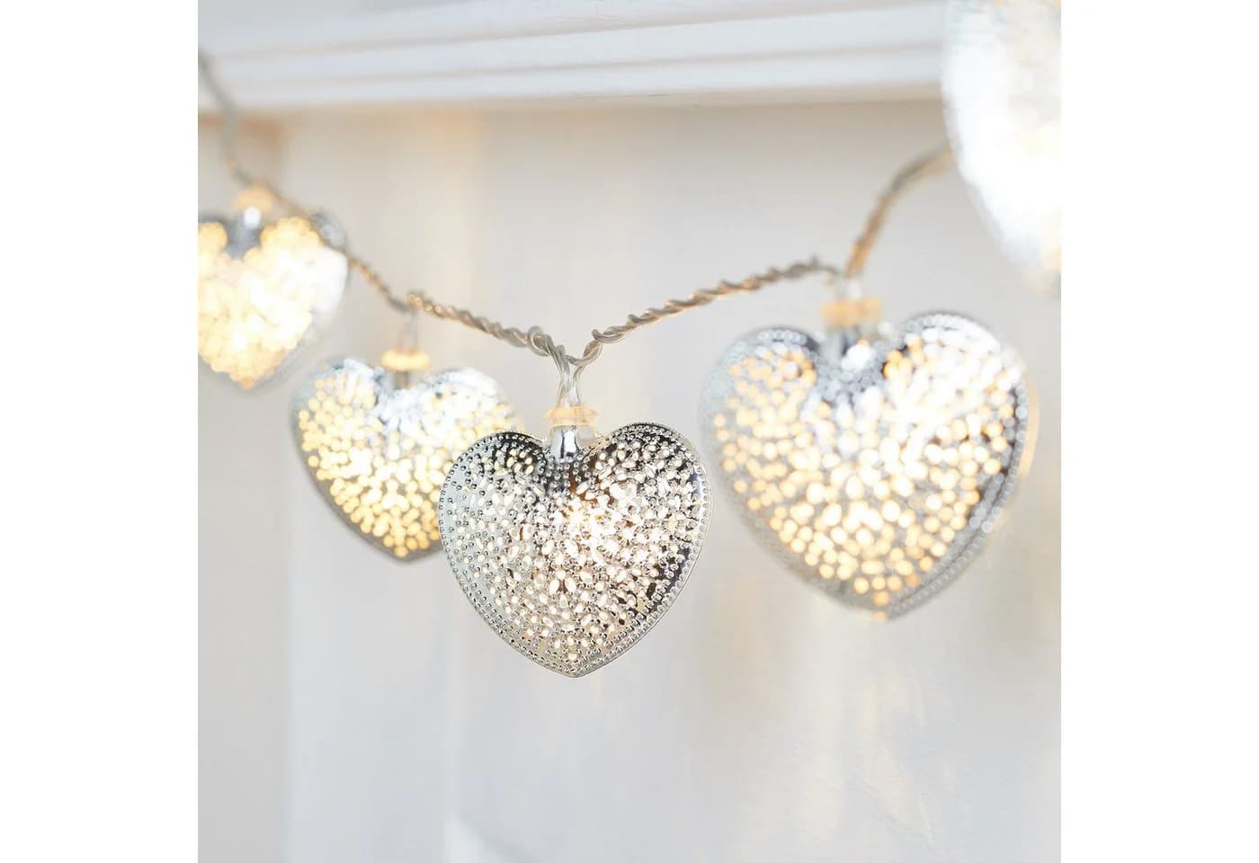 Lights4fun LED-Lichterkette 20er Metall Herzen Silber - Bild 2
