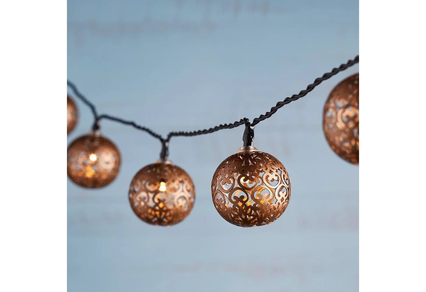 Lights4fun LED-Lichterkette 16er Solar Marokkanische Kugeln Bronzefarben
