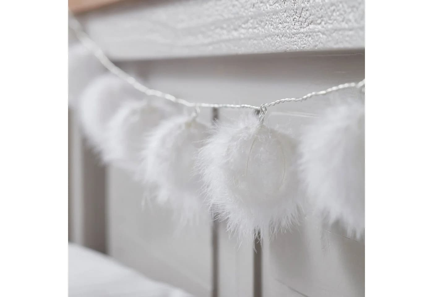 Lights4fun LED-Lichterkette 10er flauschige Bälle warmweiß