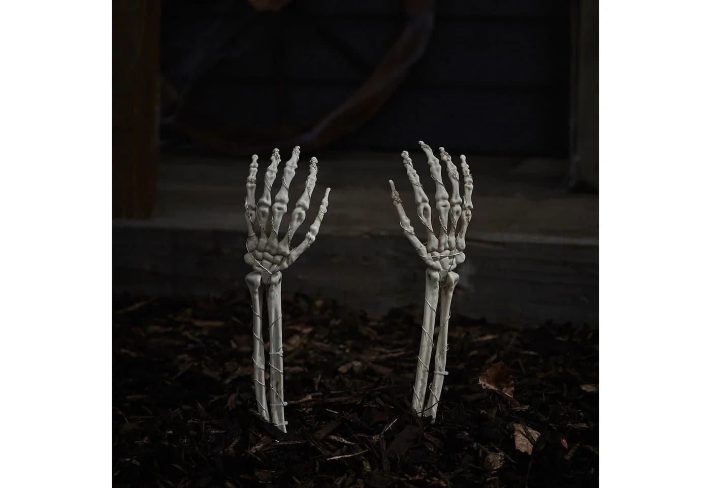 Lights4fun LED Skelett Gartendeko 2er Set Warmweiß Halloween - Bild 4