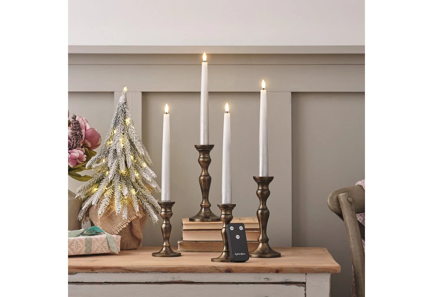 Lights4fun LED-Kerze 4er Set TruGlow® Echtwach silber ombré
