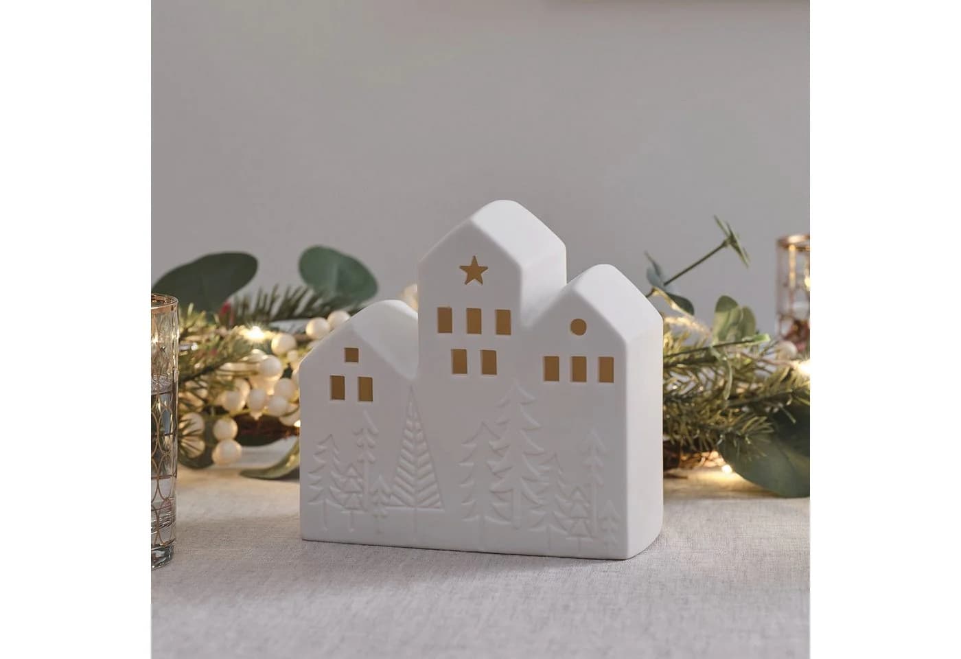Lights4fun LED Dekolicht Keramik Weihnachtshaus Weiß - Bild 5