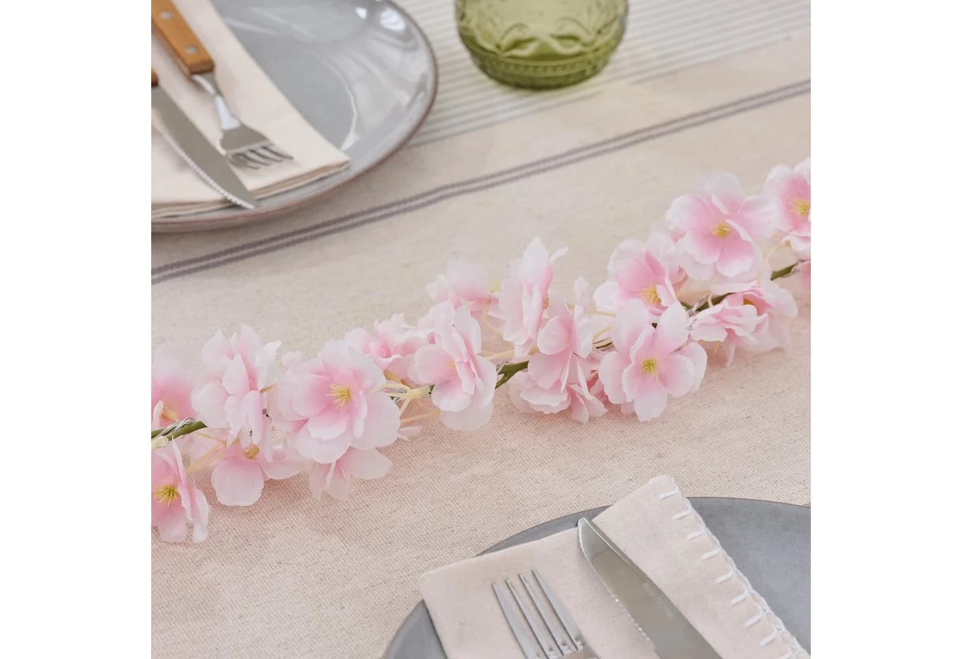 Lights4fun LED-Blumengirlande mit Timer in Pastellrosa