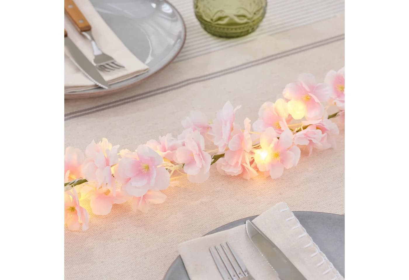 Lights4fun LED-Blumengirlande mit Timer in Pastellrosa - Bild 3