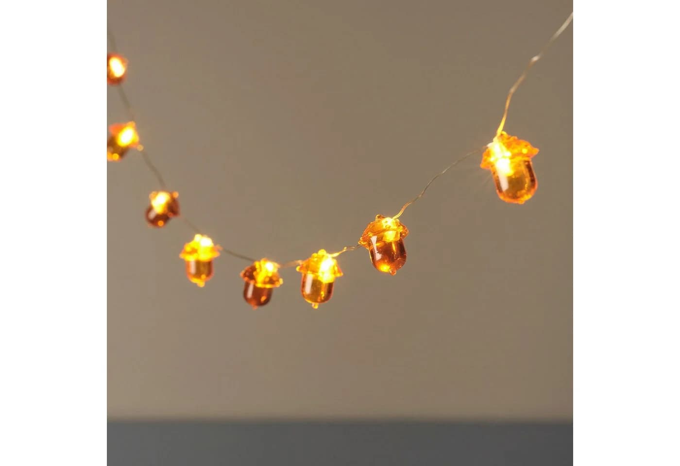 Lights4fun LED-Lichterkette 20er Eichel Warmweiß mit Timer - Bild 2