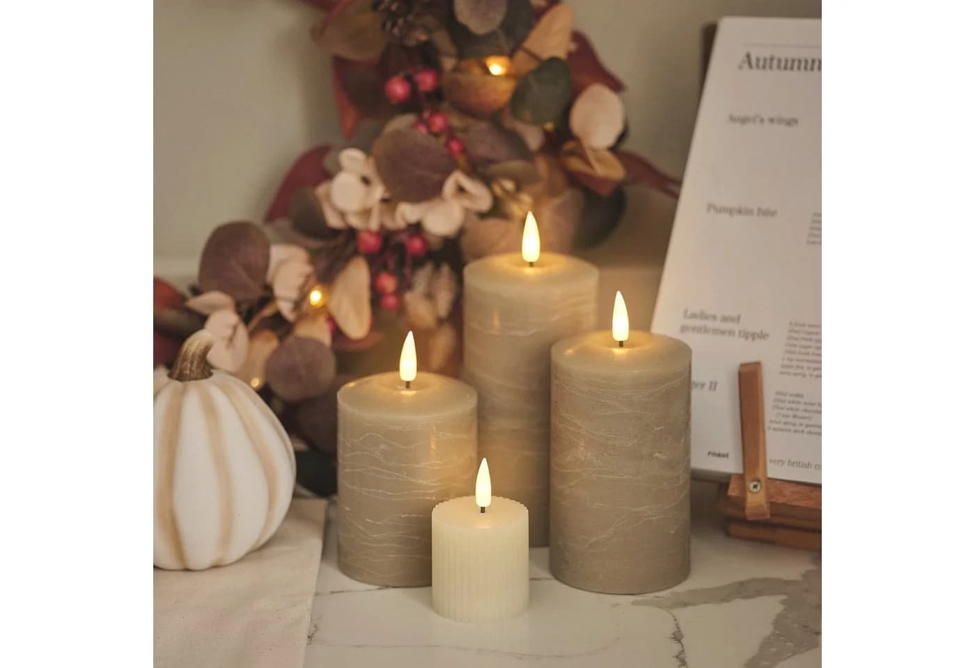 Lights4fun LED-Stumpenkerzen 3er Set TruGlow Echtwachs Taupe Fernbedienung - Bild 2