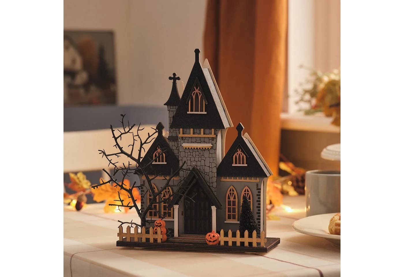 Lights4fun LED Halloween Haus aus Holz mit 6-Stunden-Timer