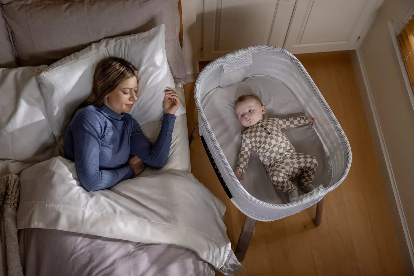 Graco Eluma Nest Beistellbett Schwarz mit Cry Detection und Bluetooth