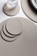 Next Platzset 4 Untersetzer und 4 Tischsets, 8er-Pack, Beige Kunstleder Bild 3