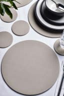 Next Platzset 4 Untersetzer und 4 Tischsets, 8er-Pack, Beige Kunstleder Bild 4