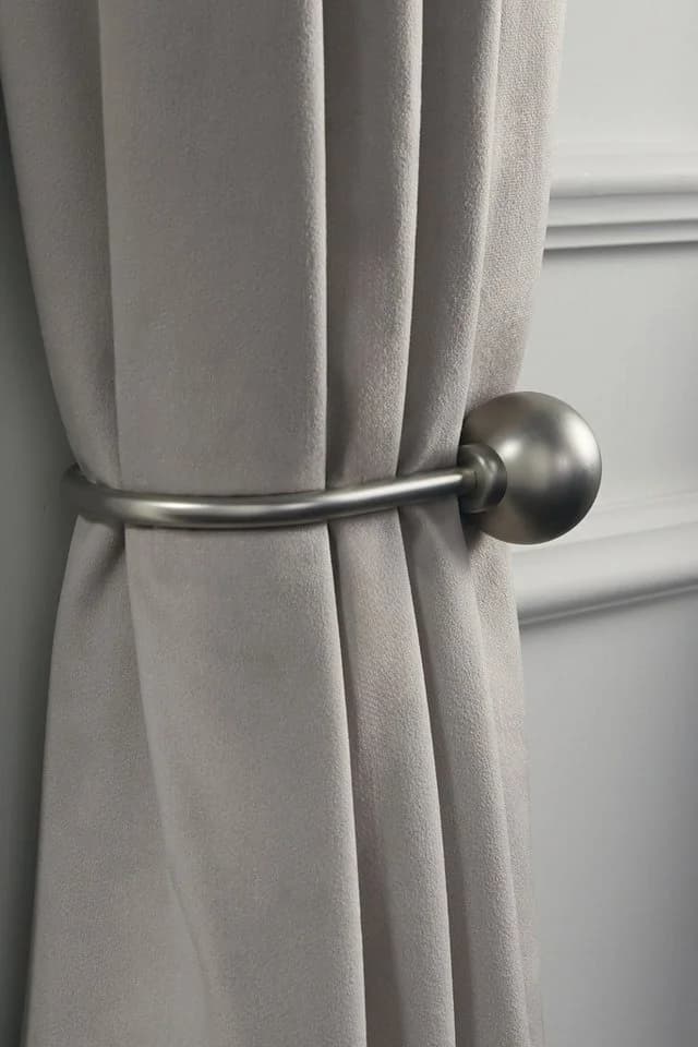Next Raffhalter mit Kugeldesign 2er-Set Silber Metall - Bild 4