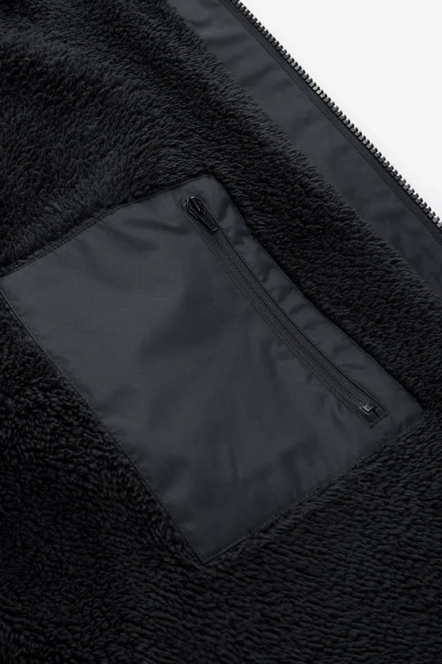 Next Badeponcho Umziehmantel Wärmemantel Schwarz Polyester Recycelt - Bild 5