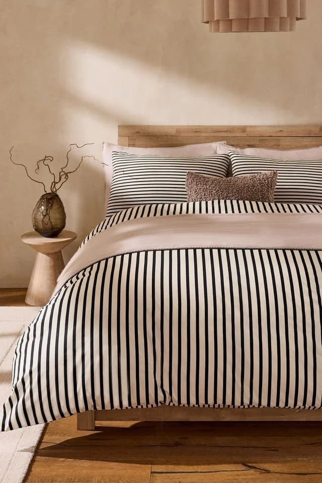 Next Bett-Set mit Bettbezug und Kissenbezug, Schwarz/Natural Slim Stripe - Bild 3
