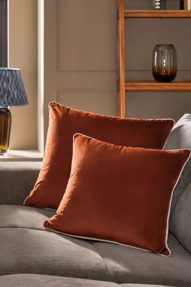 Next Dekokissen Mattsamt Kontrastbiesen Dark Terracotta