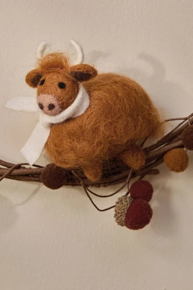 Next Dekokranz Herbstkranz aus Filz mit Hochlandrind Motiv Braun - Bild 3