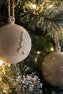 Next Dekokugel Keramik-Weihnachtskugeln 4er-Set Beige Bild 4